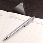 Triangle Magnetic Levitation Metal Ballpoint Pen Pen Sign Pen - Image 2