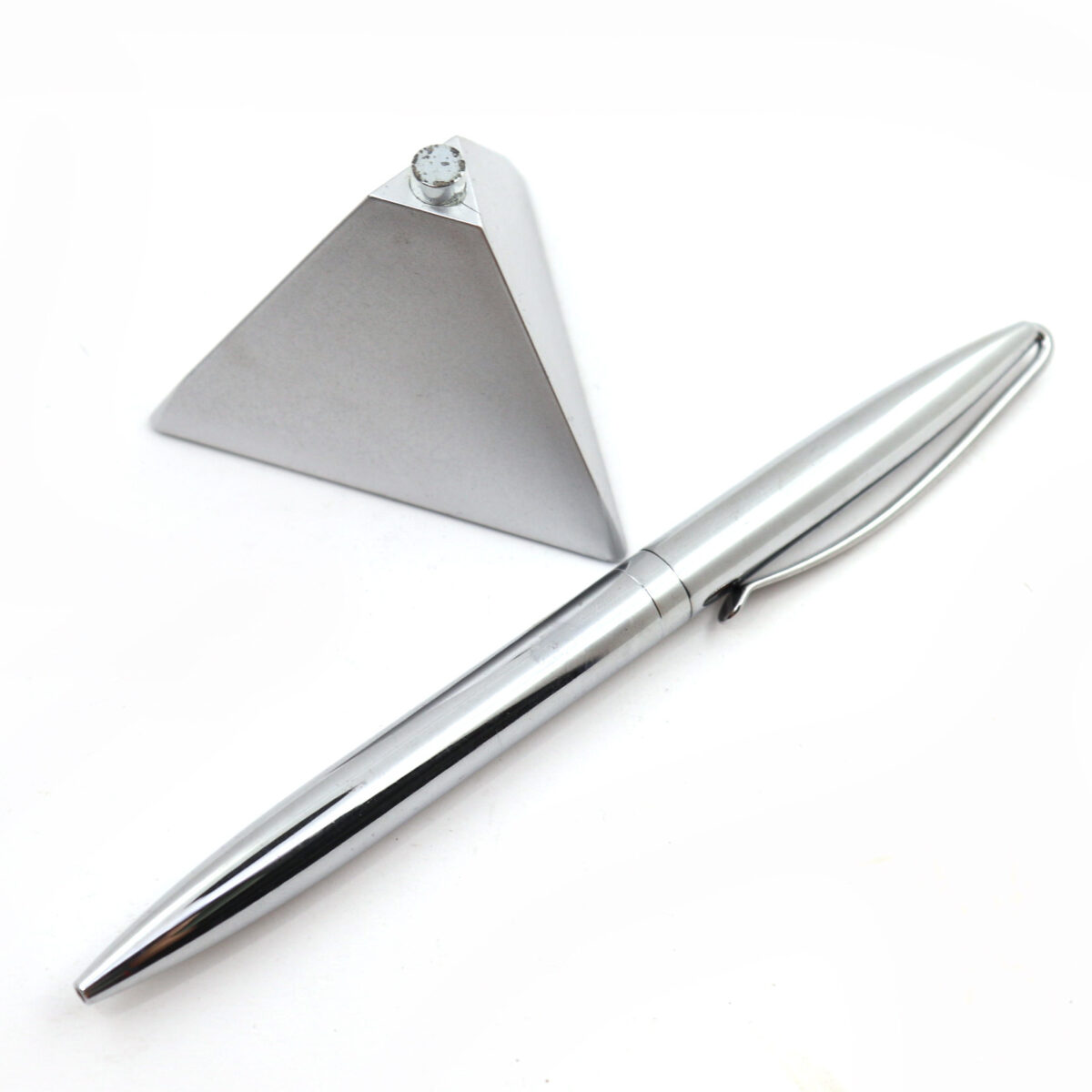 Triangle Magnetic Levitation Metal Ballpoint Pen Pen Sign Pen - Image 5