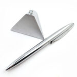 Triangle Magnetic Levitation Metal Ballpoint Pen Pen Sign Pen - Image 5